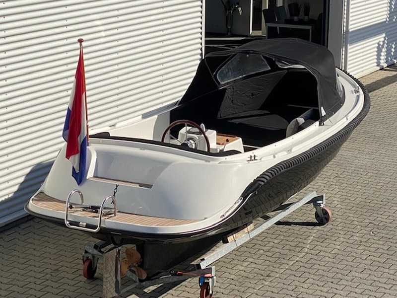 Oud Huijzer 620 tender